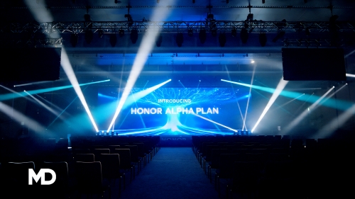 MD instala una gigantesca pantalla LED de 18 metros para el evento de Honor Alpha Plan